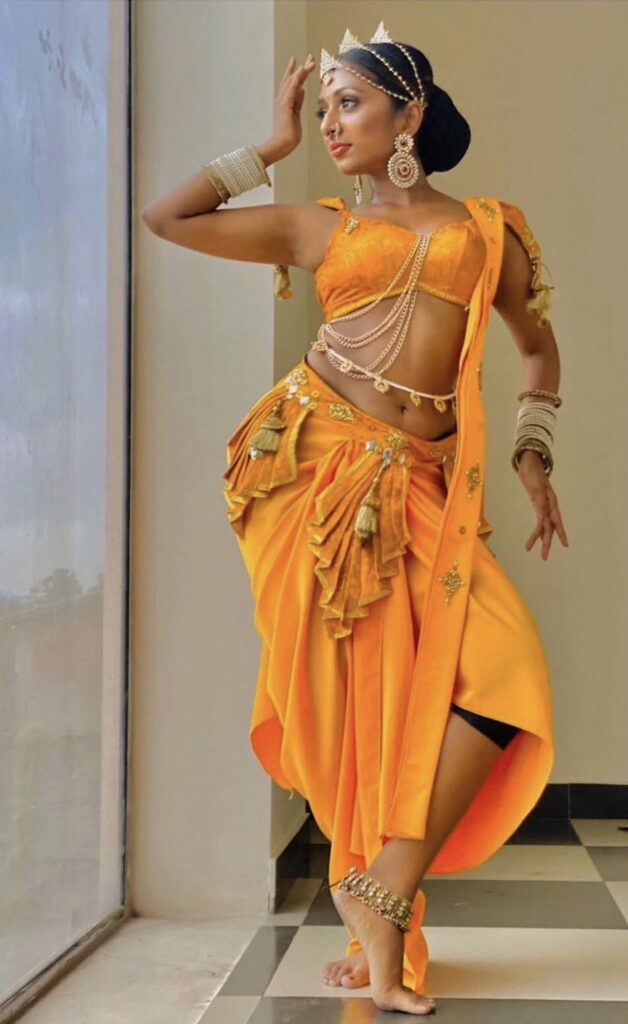 Sajani Sooriyadeniya performing